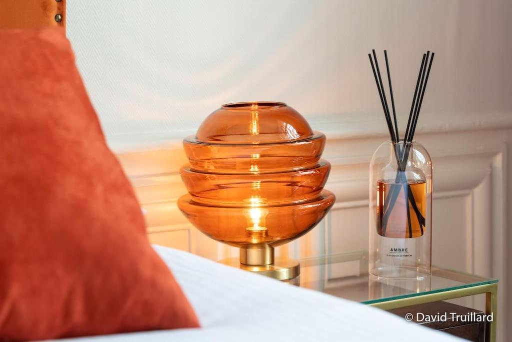 Suites Mana - Matahina Avec Vue Superbe Sur La Place Ducale Et Parking Prive Inclus Charleville-Mézières Dış mekan fotoğraf