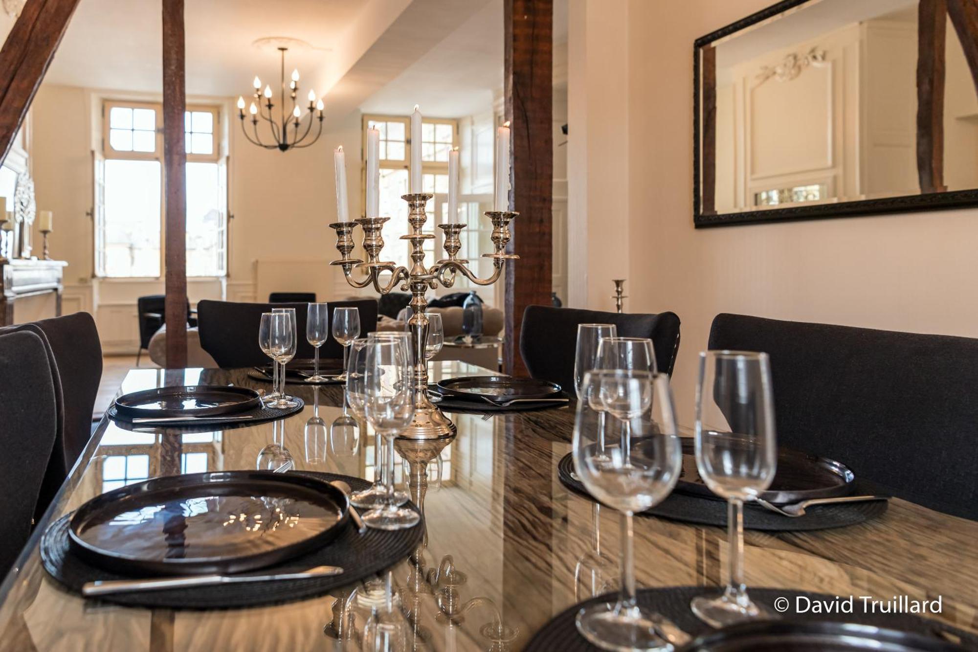 Suites Mana - Matahina Avec Vue Superbe Sur La Place Ducale Et Parking Prive Inclus Charleville-Mézières Dış mekan fotoğraf