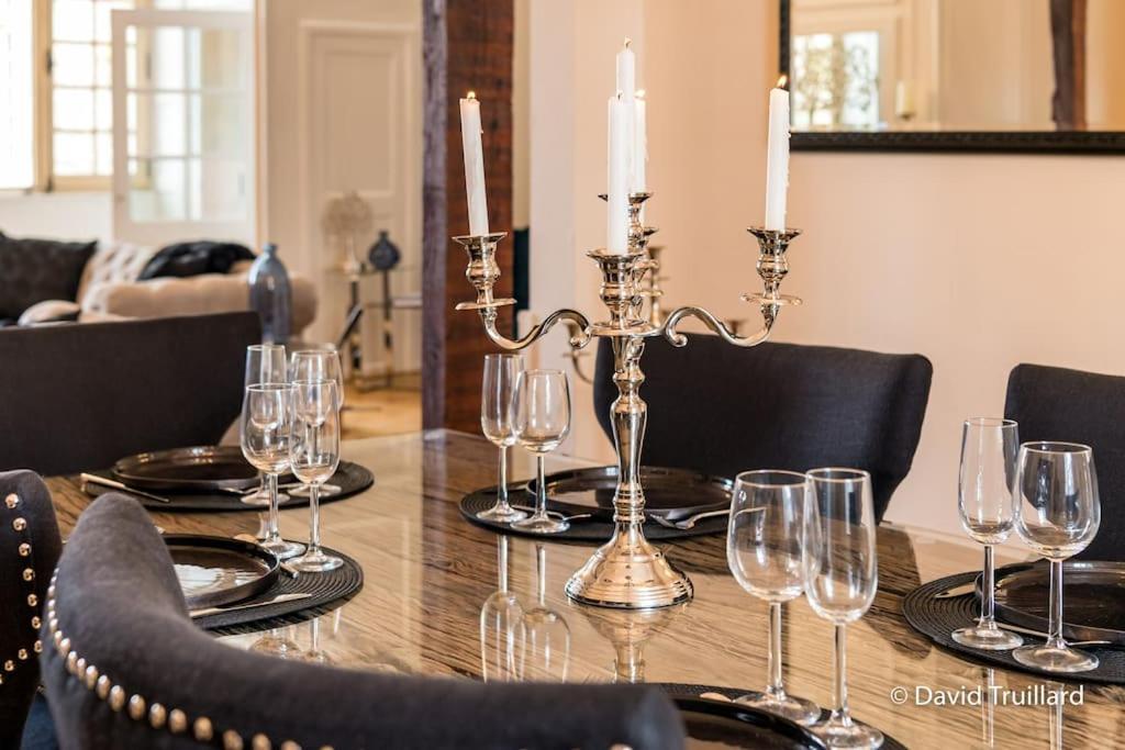 Suites Mana - Matahina Avec Vue Superbe Sur La Place Ducale Et Parking Prive Inclus Charleville-Mézières Dış mekan fotoğraf