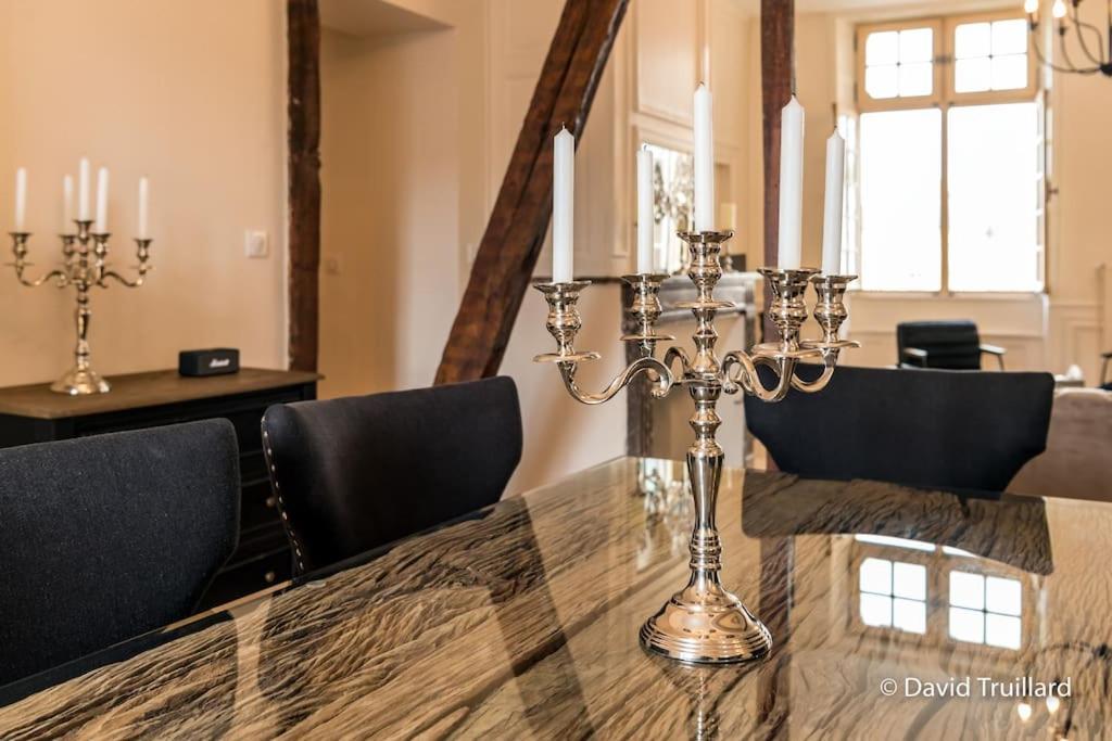 Suites Mana - Matahina Avec Vue Superbe Sur La Place Ducale Et Parking Prive Inclus Charleville-Mézières Dış mekan fotoğraf